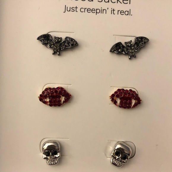 Baublebar Blood Sucker 3 Pair Stud Earring Set Bat, Vampire Lips & Skull NIB - Picture 4 of 12